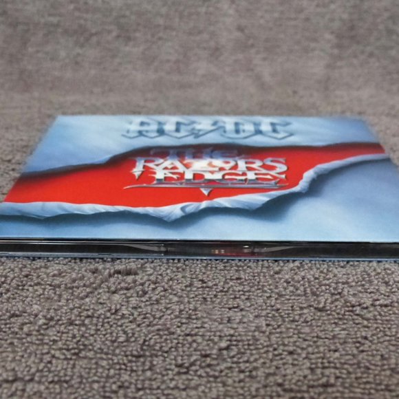 AC/DC The Razors Edge CD 2003 Remaster Digipak Booklet EPIC Records Rock EUC - Picture 14 of 14